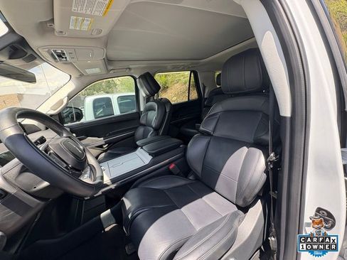 Used 2025 Lincoln Navigator Reserve AWD/4WD image 14