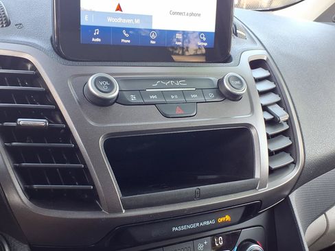 Used 2020 Ford Transit Connect XLT FWD image 14