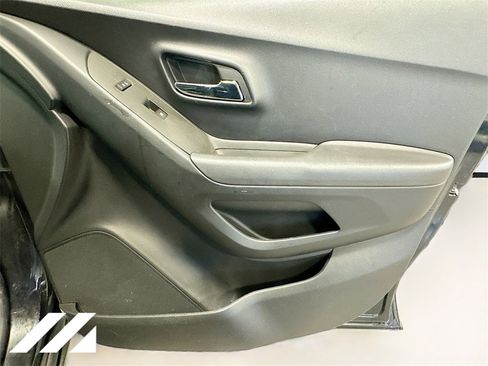 Used 2015 Chevrolet Trax LT image 30