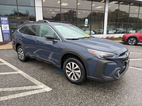 Used 2023 Subaru Outback Premium image 13