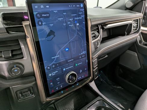 Used 2022 Ford F150 Lightning Lariat w/ Equipment Group 511A High image 12