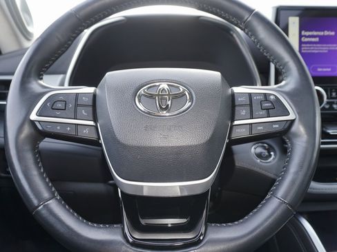 Used 2023 Toyota Highlander Platinum image 23