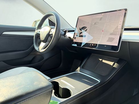 Used 2021 Tesla Model 3 Standard Range Plus RWD image 28
