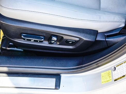Used 2014 Lexus ES 300h w/ Luxury Package w/Bamboo Trim FWD image 26
