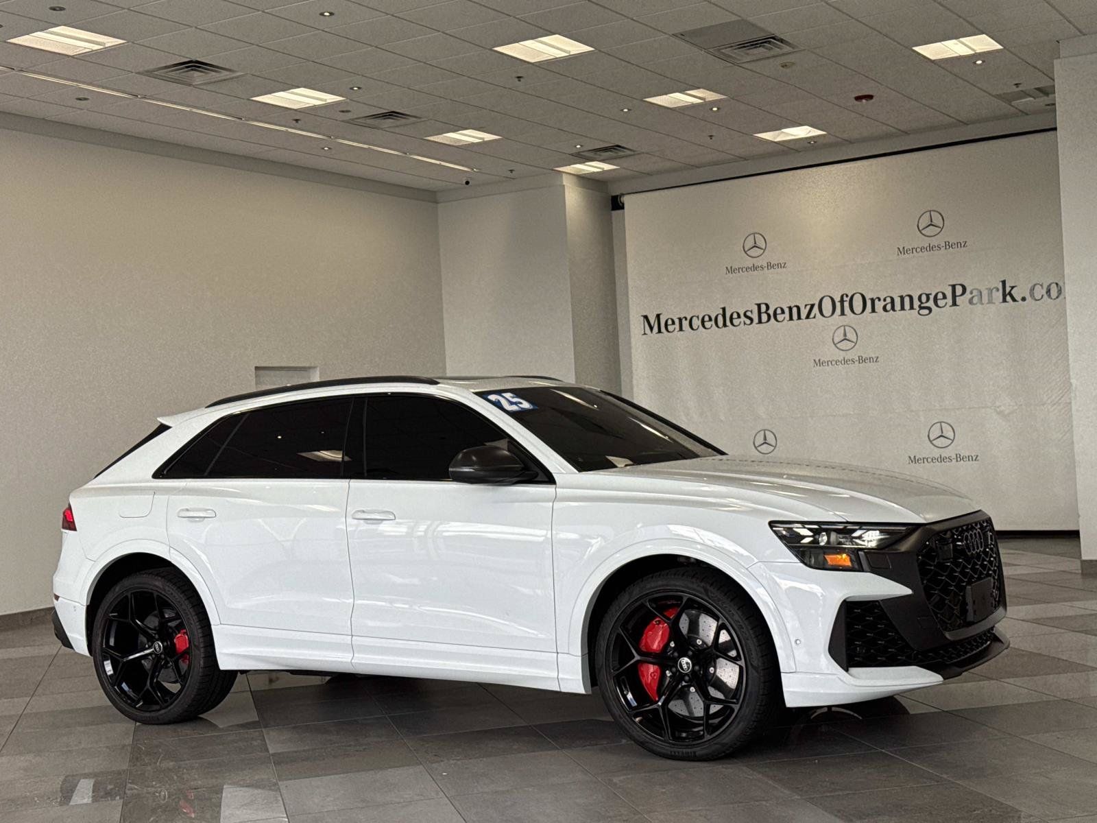 Used 2025 Audi RS Q8 performance AWD/4WD image 2