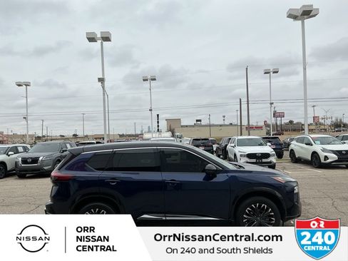 Used 2024 Nissan Rogue Platinum w/ Platinum Premium Package image 4