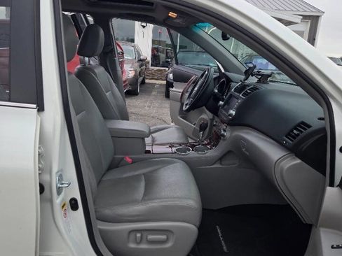 Used 2011 Toyota Highlander Limited image 20