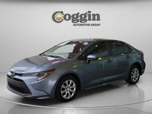 Certified 2024 Toyota Corolla LE image 1