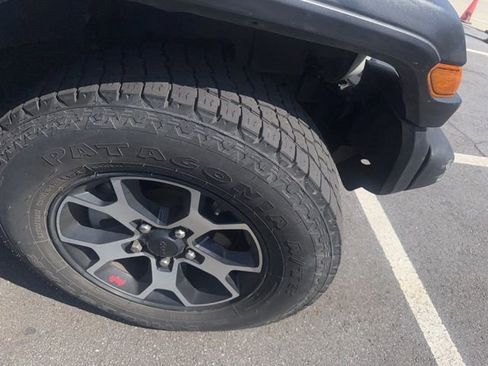 Used 2018 Jeep Wrangler Unlimited Sport AWD/4WD image 4