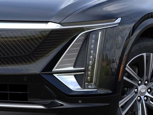 New 2026 Cadillac Lyriq Luxury AWD/4WD image 11