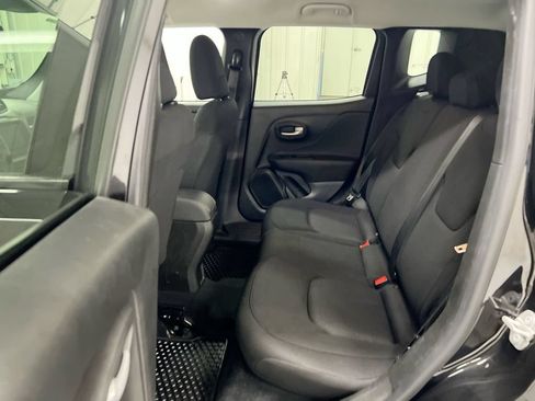 Used 2023 Jeep Renegade Latitude AWD/4WD image 23