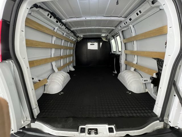 Used 2025 GMC Savana 2500 w/ Driver Convenience Package RWD image 21
