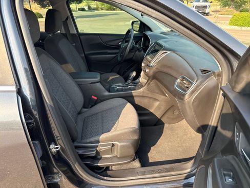 Used 2023 Chevrolet Equinox LT w/ Driver Convenience Package AWD/4WD image 11
