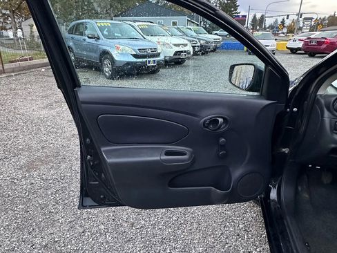 Used 2017 Nissan Versa S image 10