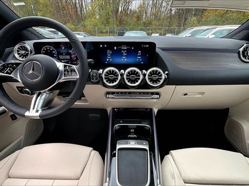 New 2026 Mercedes-Benz GLA 250 4MATIC image 5