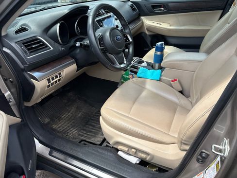 Used 2018 Subaru Outback 2.5i Limited AWD/4WD image 3