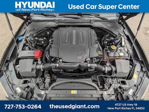 Used 2017 Jaguar XF RWD image 13