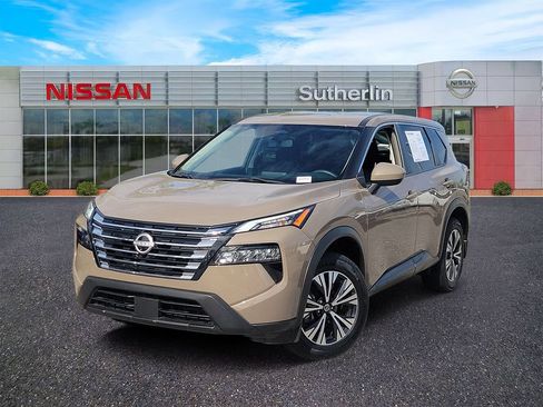 Used 2024 Nissan Rogue SV FWD image 1