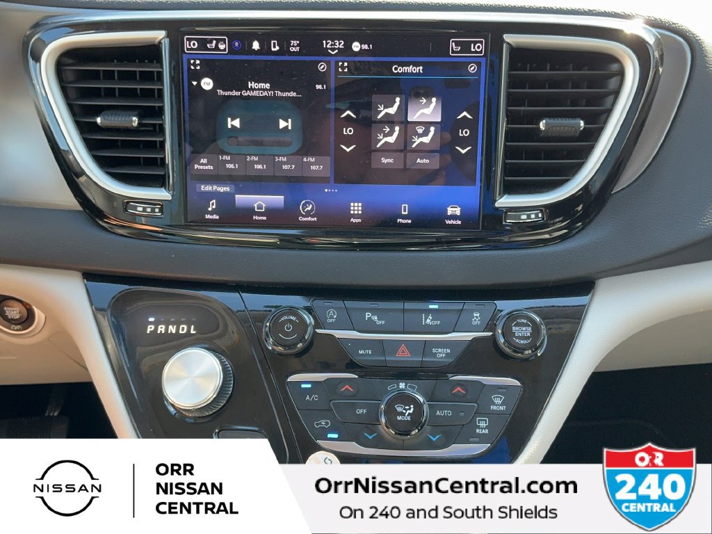 Used 2024 Chrysler Pacifica Touring-L FWD image 23