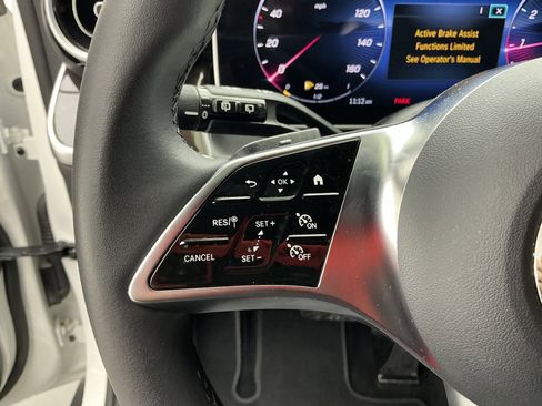 Used 2024 Mercedes-Benz GLC 300 4MATIC image 9