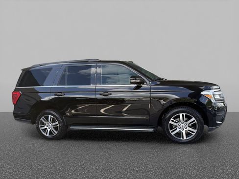 Used 2023 Ford Expedition XLT RWD image 7