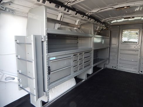 Used 2022 GMC Savana 3500 w/ Driver Convenience Package image 3