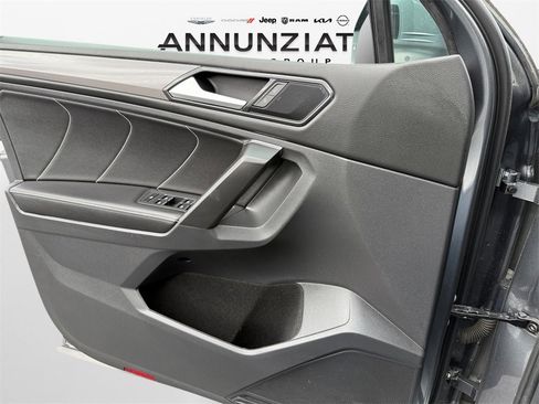 Used 2023 Volkswagen Tiguan SE image 20