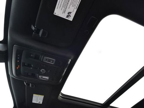 Used 2021 GMC Yukon Denali w/ Denali Premium Package image 26