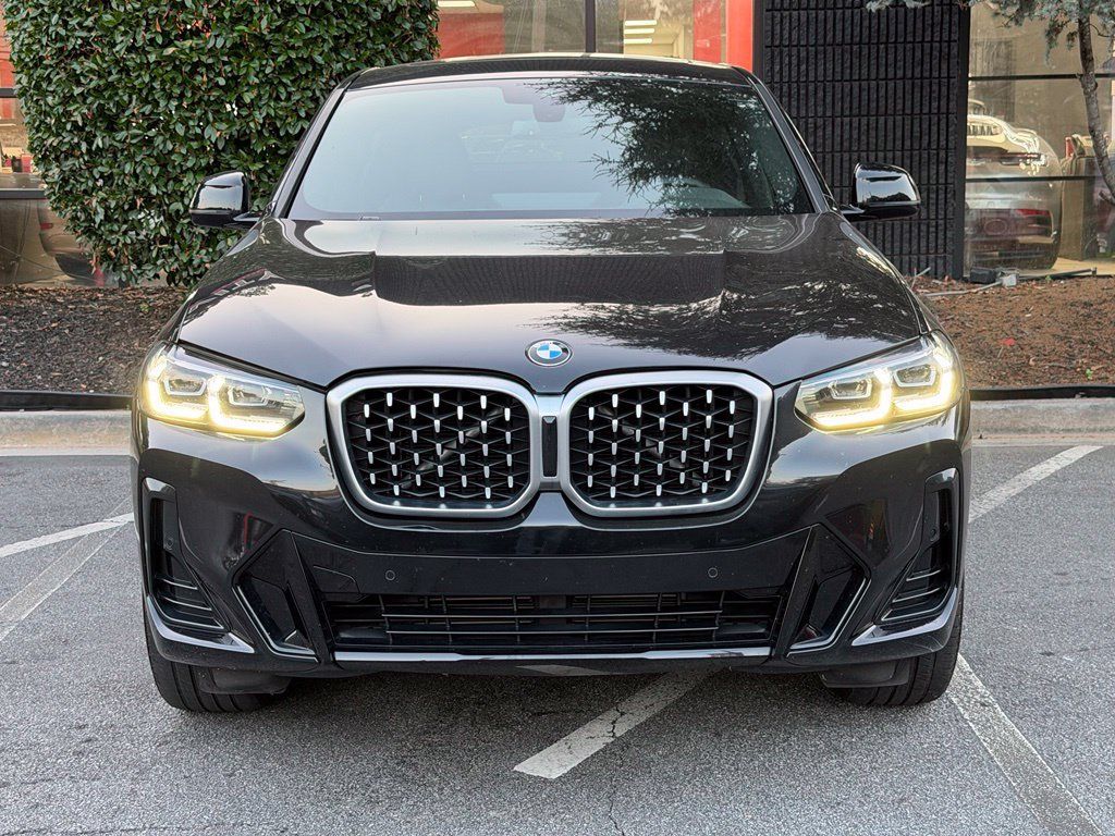 Used 2022 BMW X4 xDrive30i w/ M Sport Package 2 AWD/4WD image 3