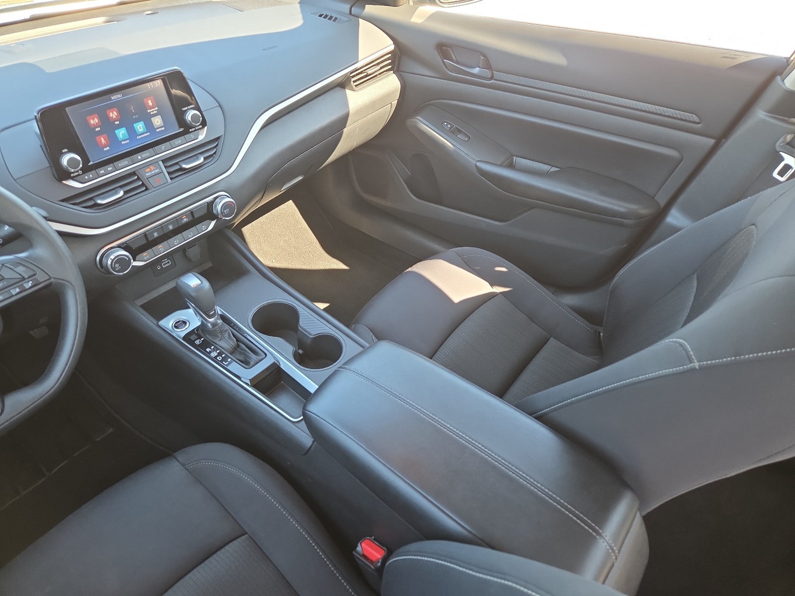 Used 2024 Nissan Altima 2.5 S FWD image 11
