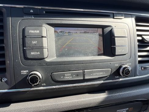 Used 2016 Kia Sedona LX w/ Option Group 020 image 19