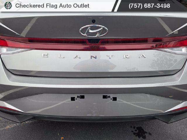 Used 2022 Hyundai Elantra SEL w/ Convenience Package FWD image 7