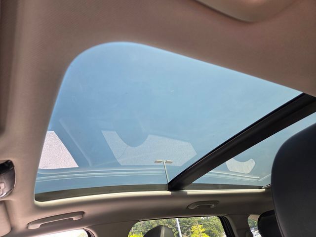 Used 2025 Kia Sorento EX w/ Panoramic Sunroof Package FWD image 18