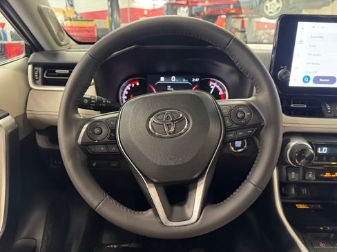 Used 2025 Toyota RAV4 XLE Premium w/ Weather Package FWD image 9
