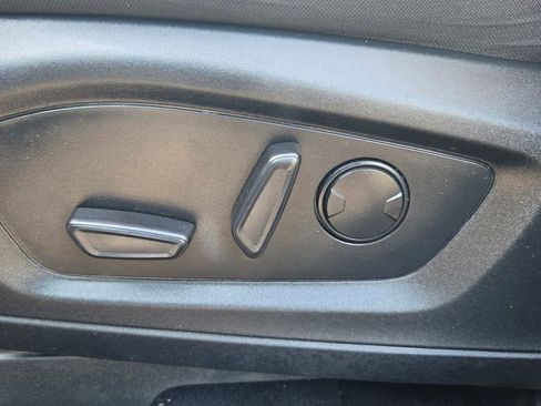 Used 2022 Ford Explorer XLT AWD/4WD image 20