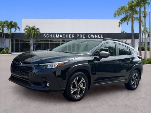 Used 2025 Subaru Crosstrek 2.5i Premium AWD/4WD image 3