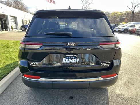 Used 2022 Jeep Grand Cherokee Limited AWD/4WD image 26