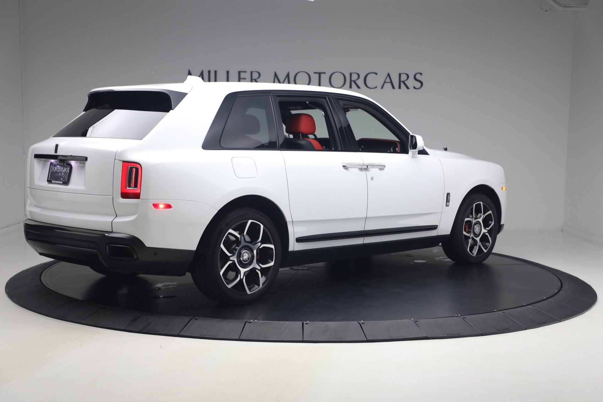 Certified 2021 Rolls-Royce Cullinan Black Badge AWD/4WD image 2