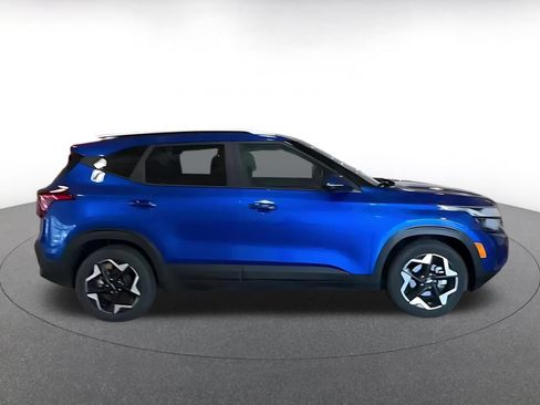 Used 2025 Kia Seltos S FWD image 11
