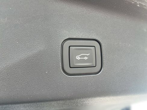 Certified 2026 Cadillac Vistiq Platinum w/ LPO, Floor Liner Package AWD/4WD image 6