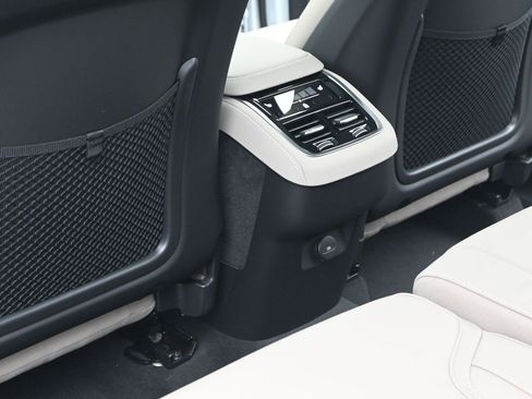 New 2026 Volvo XC90 B6 Ultra w/ Protection Package AWD/4WD image 29