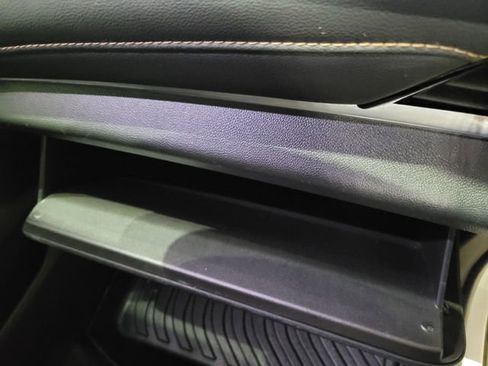 Used 2019 Chevrolet Traverse LT image 64