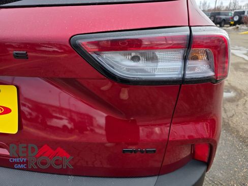 Used 2022 Ford Escape SEL w/ SEL Stealth AWD Package image 9