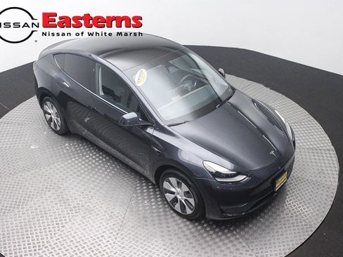 Used 2024 Tesla Model Y 2WD image 3