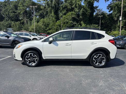 Used 2017 Subaru Crosstrek 2.0i Premium AWD/4WD image 2