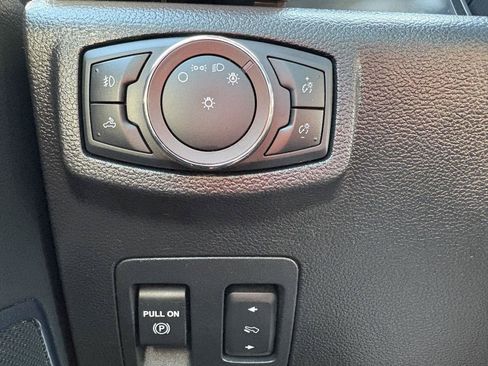 Used 2019 Ford F150 Lariat w/ Equipment Group 502A Luxury AWD/4WD image 11