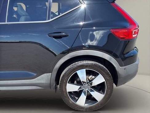 Used 2019 Volvo XC40 T5 Momentum AWD/4WD image 23