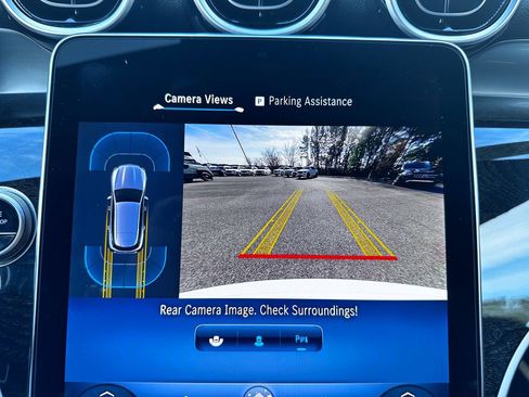 Used 2025 Mercedes-Benz GLC 300 image 8