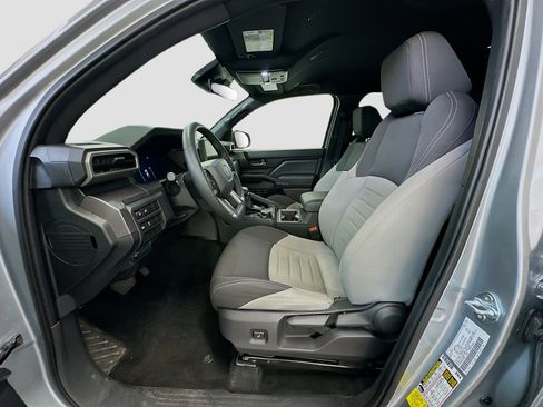 Used 2025 Toyota Tacoma TRD Off-Road image 13