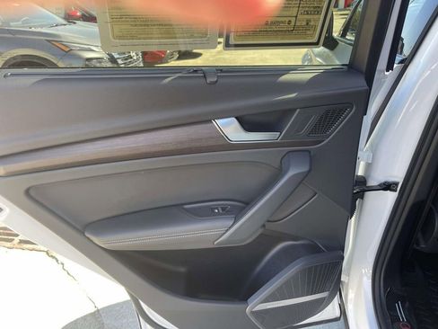 Used 2023 Audi Q5 2.0T Prestige w/ Prestige Package image 13